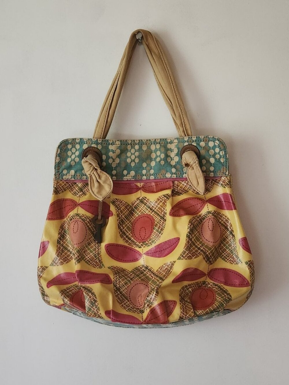 Fossil key-per coated canvas large handbag floral yellow red GUC